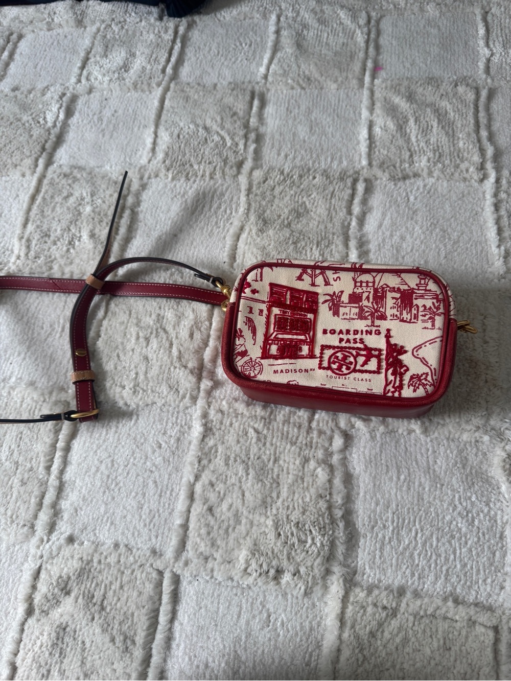 Tory Burch Embellished Travel Print Camera Bag – Red/Cream Crossbody - Picture 9 of 13